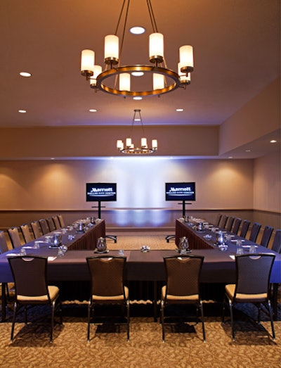 Set downtown at the Plaza of the Americas, the Dallas Marriott City Center completed an extensive $20 million renovation in January 2012, outfitting the property with an eclectic Texas design. The hotel now includes 407 guest rooms, 25,000 square feet of meeting space, and a new restaurant, Centric.