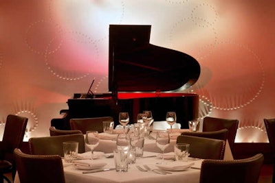 Blue Water Grill’s jazz performance area