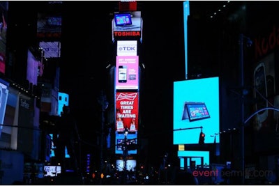 Windows 8 event with 19 screens in Times Square