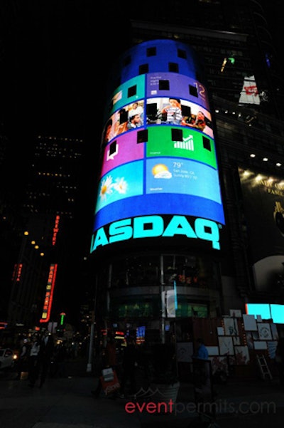 Windows 8 event with 19 screens in Times Square