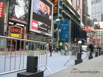 CNN 2013 inauguration coverage in Times Square accompanied with sound