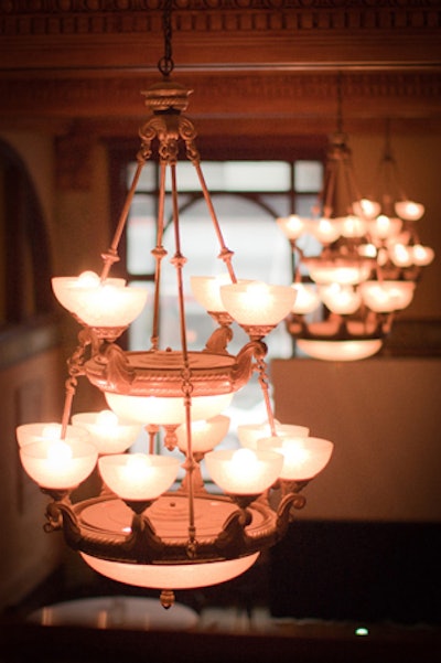 Gallery– Chandeliers