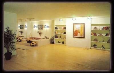 First Floor Art Studio with Jacuzzi and Sauna