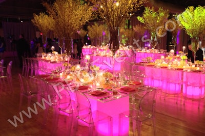 Illuminated Poly Dinner Table