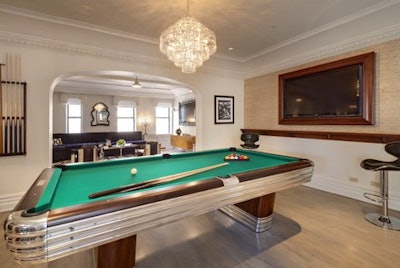 Carlton’s Corner Pocket Suite