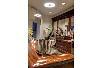 Bar in Carlton’s Corner Pocket Suite