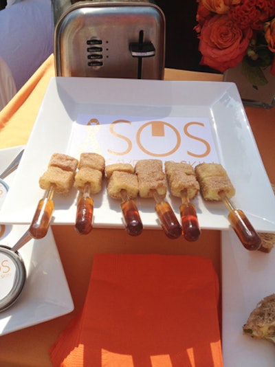 Guests could also help themselves to French toast bites, served with pipettes of maple syrup.