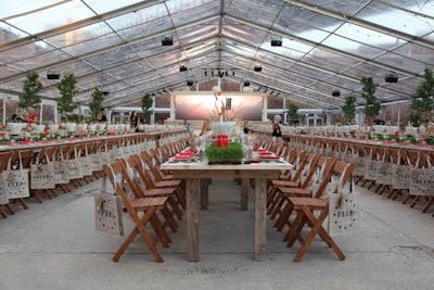 Inside the dinner space, the Americana aesthetic of the collection translated to the event decor and the low-key, relaxed vibe. As a party favor, each guest received a burlap tote bag from the line.