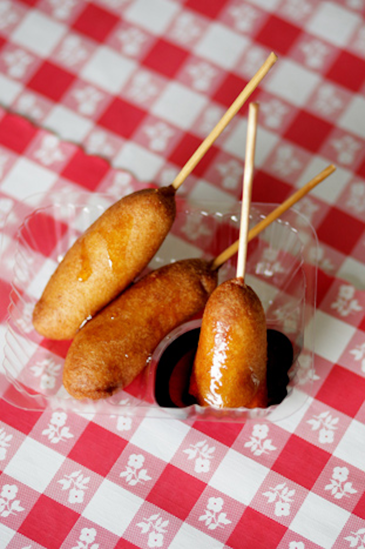 Bacon Dipped In Pancake Batter / Bacon pancakes. Precooked bacon poured