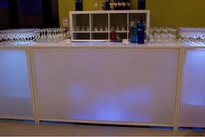 Illuminated plexiglass bar