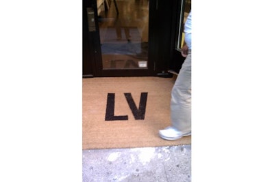 Lv Logo Mat