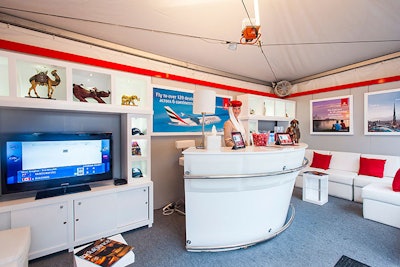 The airline also had a smaller lounge space near the main court accessible to all attendees, complete with a live feed of the matches and brand reps dressed as flight attendants.