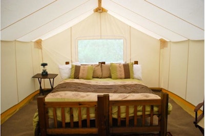 A number of furnishings and arrangements are possible.