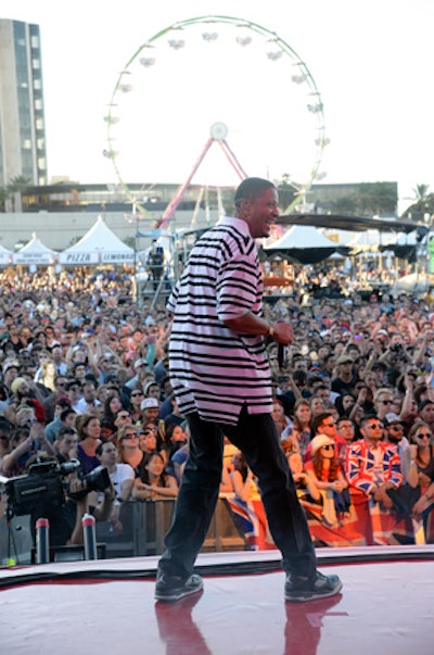 On Sunday afternoon, hip-hop act Jurassic 5 (the members of which arrived in a motorcycle-drawn carriage) got the crowd revved up from the Downtown Stage.