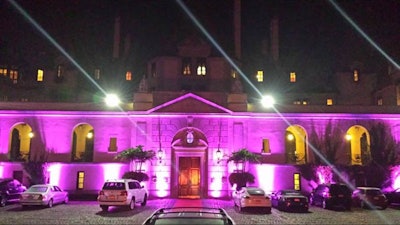 A spectacular entrance for a spectacular event at Oheka Castle