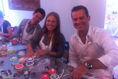 Google spent a relaxing afternoon decorating cupcakes at our studio.