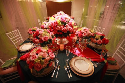 Springy hues of pink and green—and big bunches of roses—spruced up the flowery table for Northwestern Memorial Foundation, designed by Sanjay R. Singhal Professional Design Services.