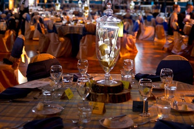 Held in April, the Catalina Island Conservancy Ball’s campfire theme was reflected in the decor, which included centerpieces of illuminated apothecary jars filled with the makings of a classic campsite snack: s’mores.