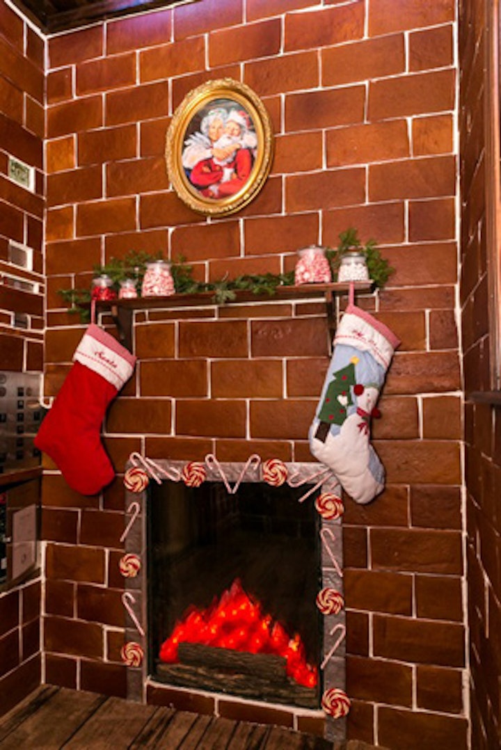 Christmas Stocking In The Trump Tower Elevator 2022 11 Totally Crazy Holiday Displays And Events | Bizbash