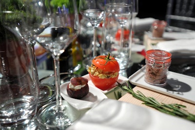 Menu items included hollowed-out tomatoes filled with chicken curry salad, fresh figs filled with cheese mousse, and jars of country-style pâté.