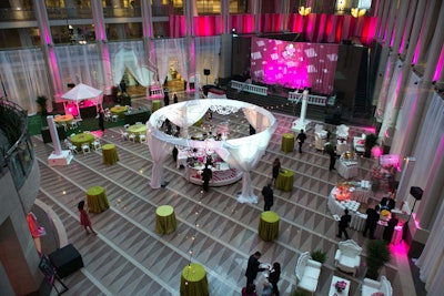Linder & Associates worked with Chicka Chicka Boom Boom to create an outdoor lawn party atmosphere surrounding the stage and centrally located Penny Pitch bar in the atrium.