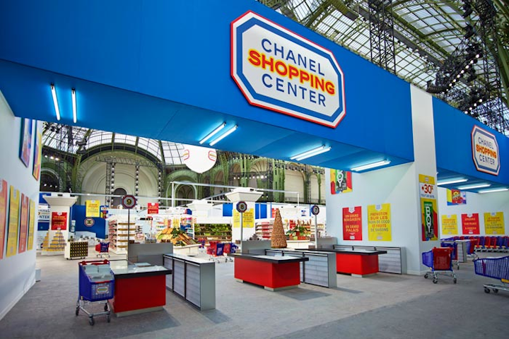 Inside Chanel S Supermarket Inspired Fashion Show Bizbash