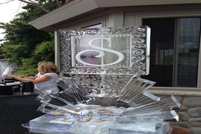 Monogram S martini luge on Sunburst pedestal