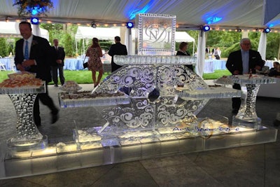 Swirl seafood table