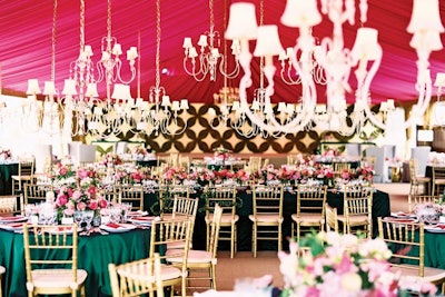 A wedding in Savannah, Georgia, designed by Calder Clark, had oversize focal points.