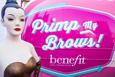Fans could snap photos with the brand's Brow Bar mascot, Simone.