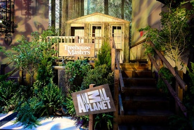 Guests could take photos in a set for Animal Planet's show Treehouse Masters. Props included hard hats, and the photos were shot from below to give the appearance of being high up in a tree.