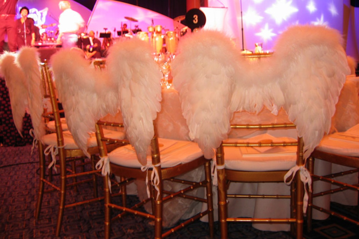 Angel 2025 wing chair