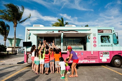 HipPops in Miami sells 100 customizable bars, including vanilla bean gelato and green apple wasabi sorbet, with premium chocolate dips and crushed nut toppings. Pricing is around $1,000, and the truck serves as many as 2,000 people.