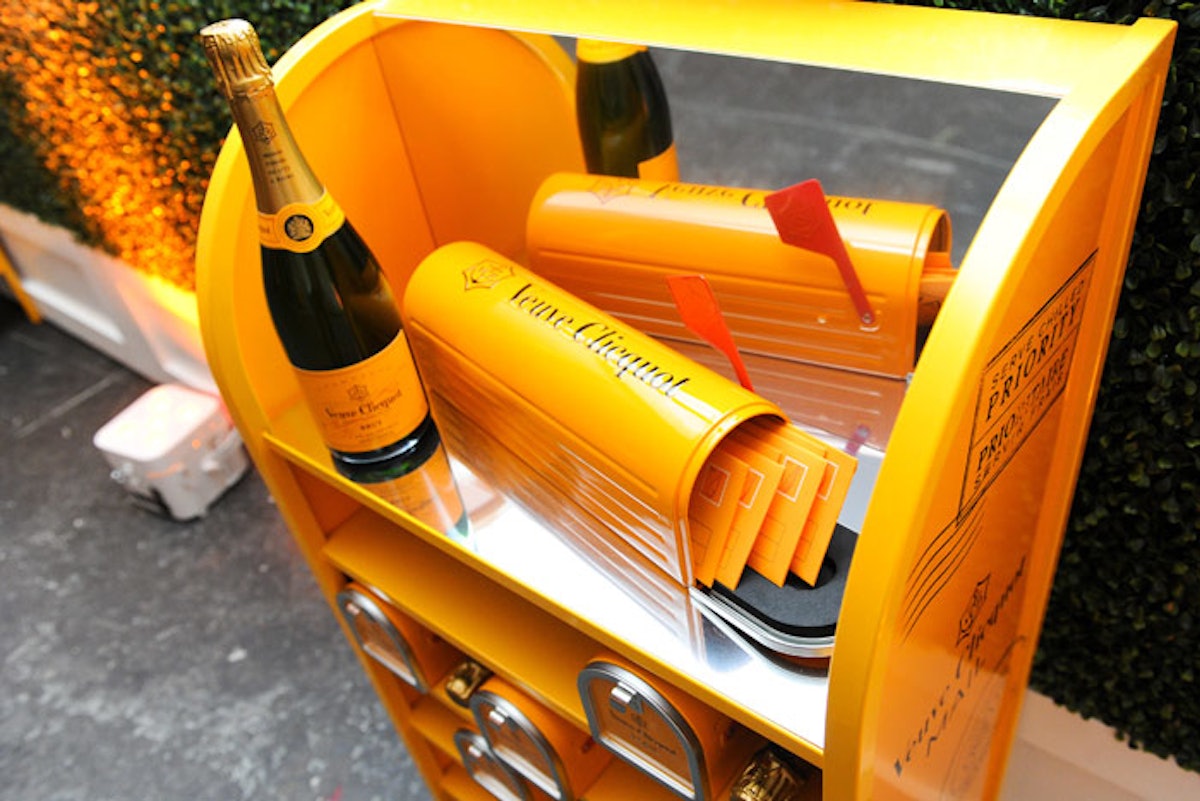 Send Veuve Clicquot Yellow Label Champagne with Custom Label