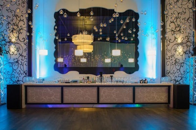 The Grand Luxe bar is suitable for any event.