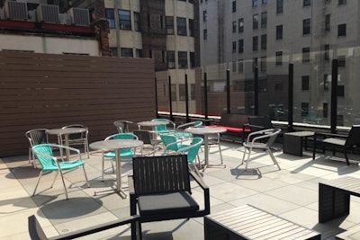 Jay Suites Rooftop offers an amazing layout for any event. It features a DJ booth and a state of the art sound equipment. The view is absolutely breath taking with views of the empire state building.