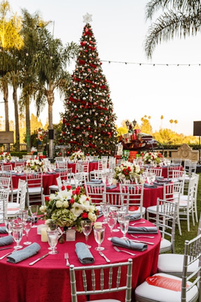 At this year’s Hallmark Crown TCA dinner, held in Beverly Hills in July and produced by Along Came Mary Events, a 25-foot Christmas tree took center stage, while guests dined on holiday favorites, like turkey with all the trimmings.