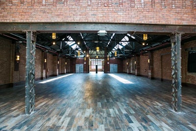 26 Bridge can accommodate up to 400 guests, which is especially great for mid-sized receptions.