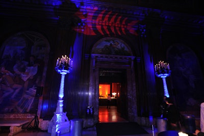 The third key location from the first episode that Fox and the producers wanted to imitate was Fish Mooney's club, the home of Jada Pinkett Smith's villainous character. Above the entrance to the Edna Barnes Salomon Room, the producers projected the club's fish skeleton logo.