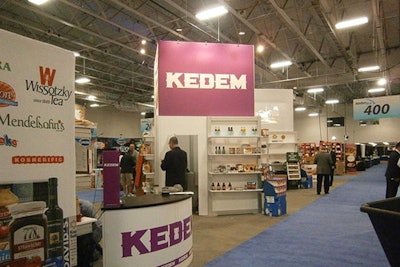 Custom tradeshow booths and graphics installation