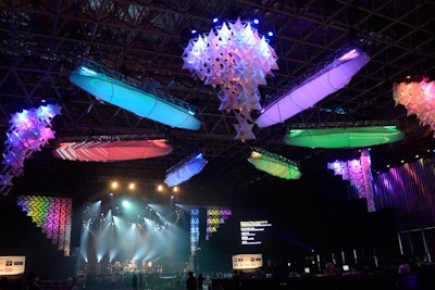 Honeycombs highlight the Rainbow Stage at Summer Sonic Music Festival