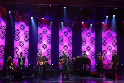 Phillip Phillips performs on Ellen with SuperLever panels looking good