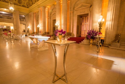 In the lobby of the opera house, the Aria reception took place after the concert. It was open to guests who purchased tickets at the top two levels.