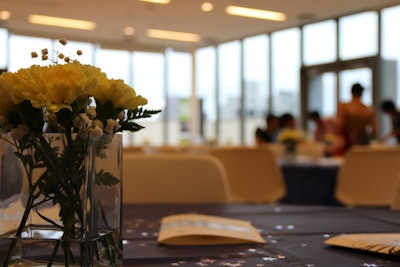 Flower arrangement and table setting in the 6th floor rooftop space