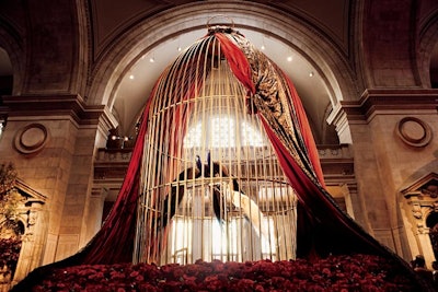 For the museum's 2007 tribute to French couturier Paul Poiret, four peacocks perched in a gilded cage, which was surrounded by more than 12,000 red roses—the designer's personal emblem. In the book's introduction, Vogue editor in chief and Condé Nast artistic director Anna Wintour recalls an event planner's nightmare: the pride of peacocks going AWOL in Central Park before the gala.