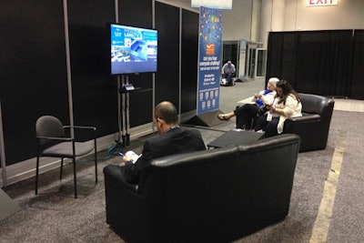 The second “Splash Talk” lounge was a smaller area with comfortable seating and charging stations where speakers shared tips on social media and online marketing strategies.
