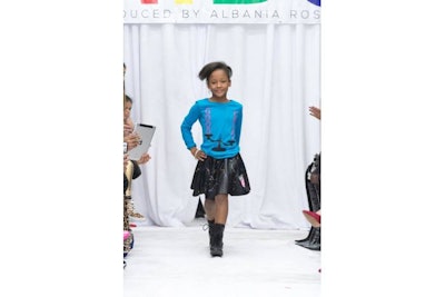 Samaya Love Catwalking!