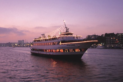 ENTERTAINER HORNBLOWER - Up to 550 Guests