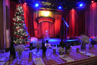 Picnic style dining for holiday rehearsal dinner