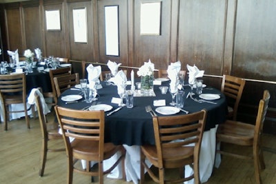 Lakefront table of 8